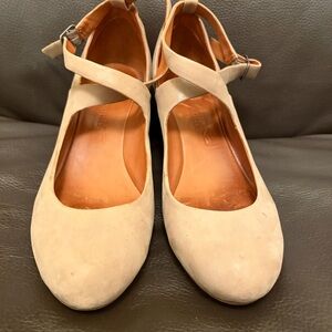 Gentle Souls Beige Suede Ankle-Strap wedges 9